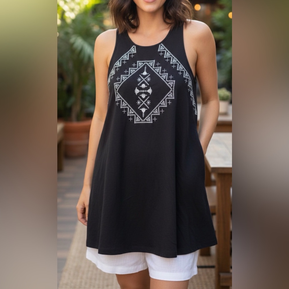 Maurices aztec embroidered tank top sz M goth
Aztec boho
Summer
Travel